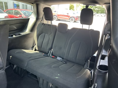 Used 2021 Chrysler Pacifica Touring w/ S Appearance Package image 17