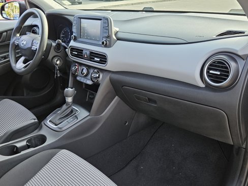 Used 2021 Hyundai Kona SE image 23