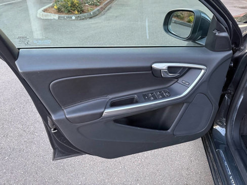 Used 2015 Volvo V60 T5 Premier image 46