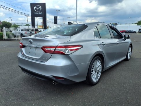 Used 2019 Toyota Camry XLE image 3