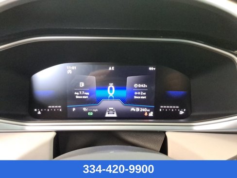 Used 2025 Volkswagen Taos SE w/ Panoramic Sunroof Package image 29