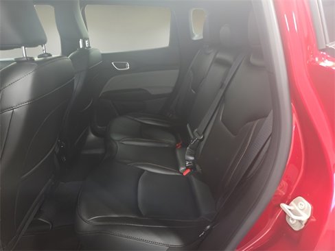 Used 2024 Jeep Compass Latitude image 4