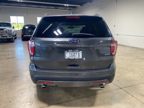 Used 2017 Ford Explorer XLT w/ XLT Technology Feature Bundle image 7