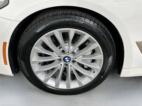 Used 2022 BMW 530i xDrive w/ Convenience Package image 32