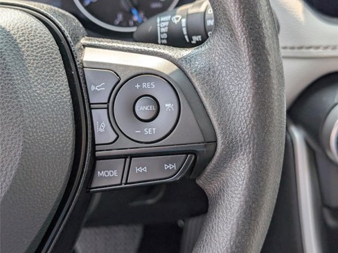 Used 2022 Toyota RAV4 XLE image 24