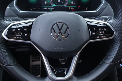 Used 2022 Volkswagen Tiguan SE R-Line image 20