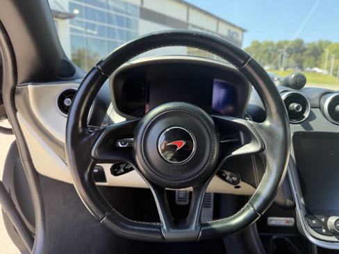 Used 2016 McLaren 570S Coupe image 21