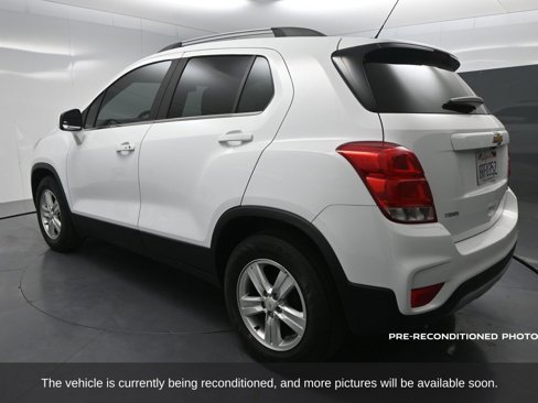 Used 2020 Chevrolet Trax LT w/ LT Convenience Package image 3