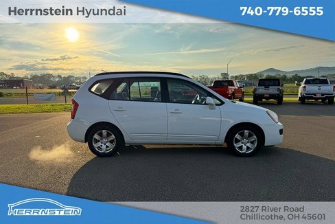 Used 2008 Kia Rondo LX image 28