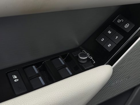 Used 2020 Land Rover Range Rover Velar R-Dynamic S image 81
