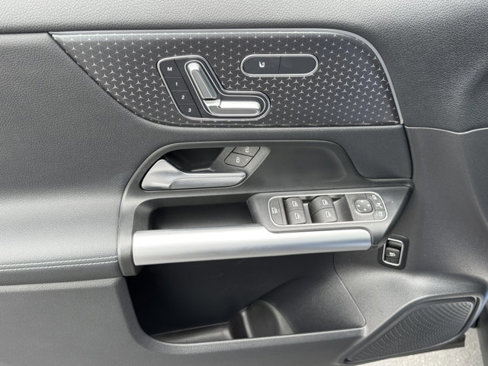 Certified 2025 Mercedes-Benz GLA 250 image 19