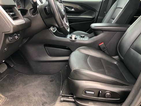Used 2024 GMC Terrain SLT image 16