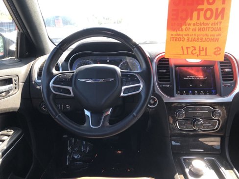 Used 2018 Chrysler 300 Limited image 17