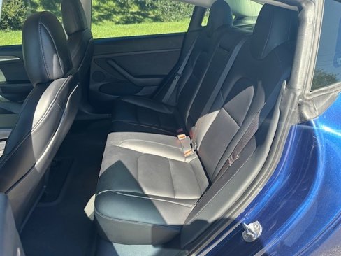 Used 2021 Tesla Model 3 Standard Range Plus image 11