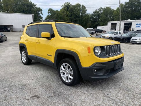 Used 2016 Jeep Renegade Latitude image 2