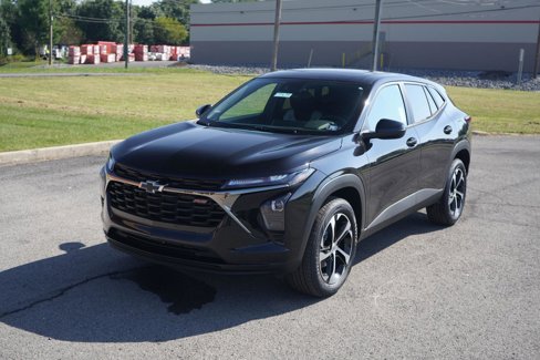 New 2026 Chevrolet Trax RS w/ Sunroof Package image 8