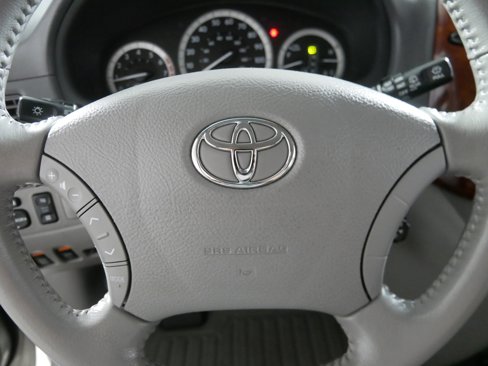 Used 2004 Toyota Sienna XLE image 25