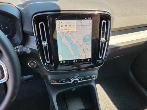 New 2025 Volvo XC40 B5 Core w/ Protection Package image 24