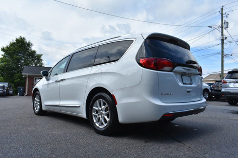Used 2020 Chrysler Pacifica Touring-L image 35