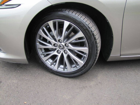 Used 2019 Lexus ES 350 w/ Premium Package image 25