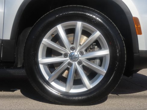 Used 2017 Volkswagen Tiguan Wolfsburg Edition image 20