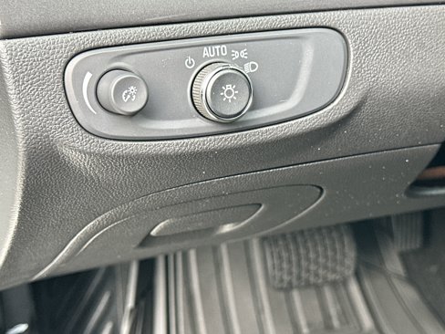 Used 2020 Buick Encore Preferred w/ Safety Package image 16