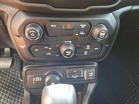 Used 2023 Jeep Renegade Altitude image 18