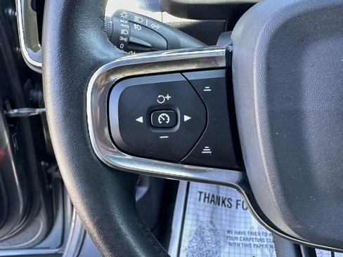 Used 2019 Volvo XC40 T5 Momentum image 25