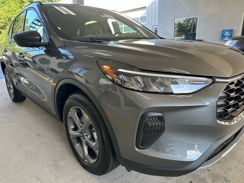 New 2025 Ford Escape ST-Line w/ Equipment Group 301A image 8