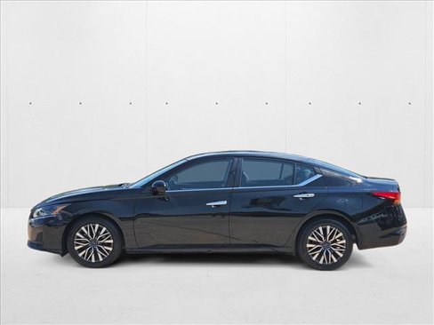 Used 2023 Nissan Altima 2.5 SV image 9