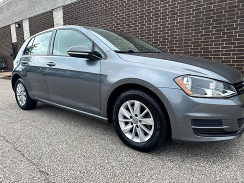 Used 2017 Volkswagen Golf S image 28