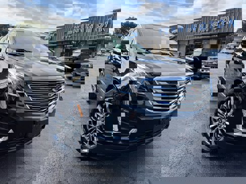 Used 2017 Cadillac XT5 Premium Luxury image 1