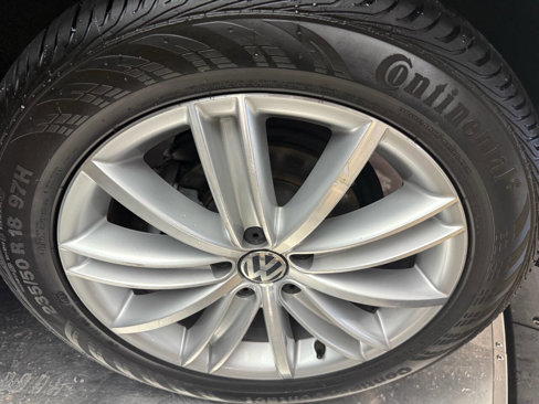 Used 2010 Volkswagen Tiguan SEL image 25