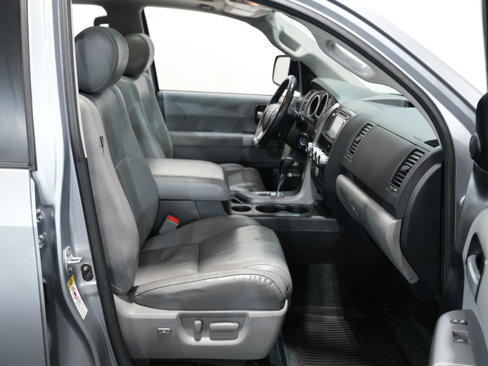 Used 2015 Toyota Sequoia Limited image 35