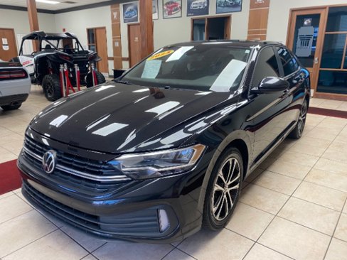 Used 2023 Volkswagen Jetta Sport image 1