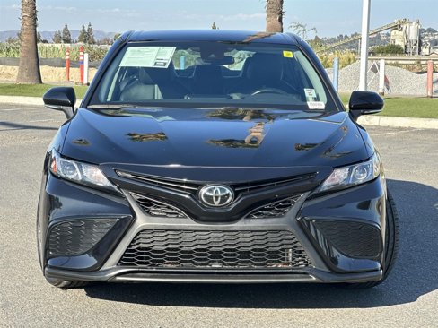 Used 2023 Toyota Camry SE image 2