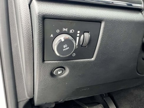Used 2022 Jeep Grand Cherokee Limited image 19