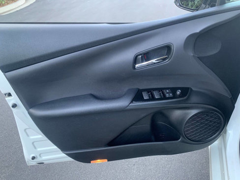 Used 2020 Toyota Prius LE image 12
