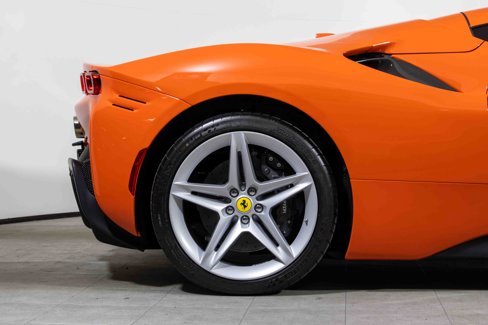 Used 2024 Ferrari SF90 Spider image 19