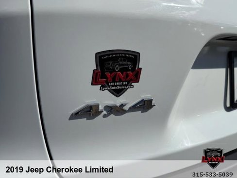 Used 2019 Jeep Cherokee Limited w/ Technology Group image 49