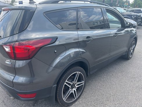 Used 2019 Ford Escape SEL image 2
