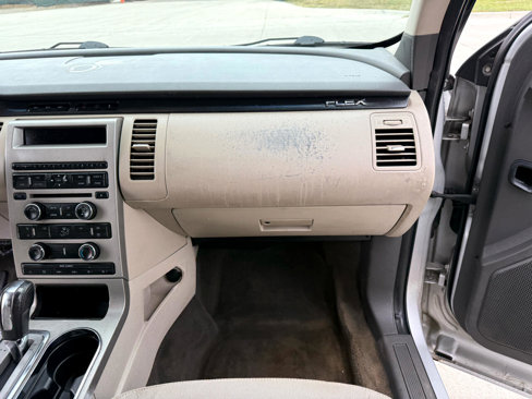 Used 2010 Ford Flex SE image 22