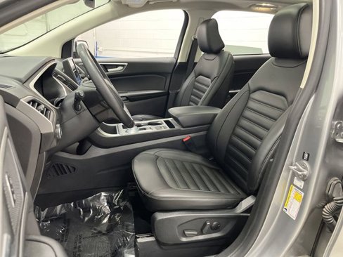 Used 2021 Ford Edge SEL w/ Convenience Package image 4