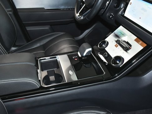 Used 2023 Land Rover Range Rover Velar R-Dynamic S image 64