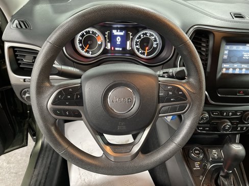 Used 2020 Jeep Cherokee Latitude image 16