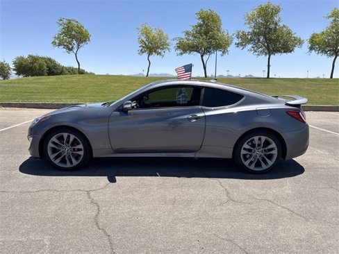 Used 2016 Hyundai Genesis Coupe 3.8 image 8