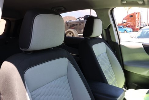 Used 2021 Chevrolet Equinox LS image 21
