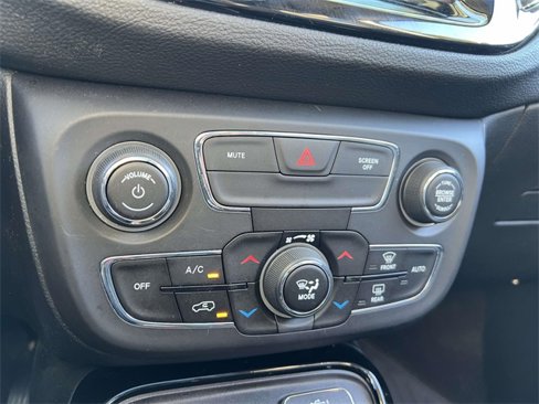 Used 2019 Jeep Compass Limited image 26