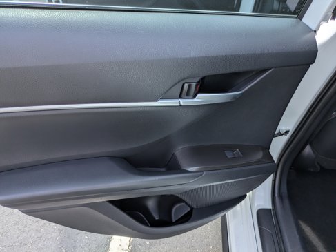 Used 2024 Toyota Camry SE image 13
