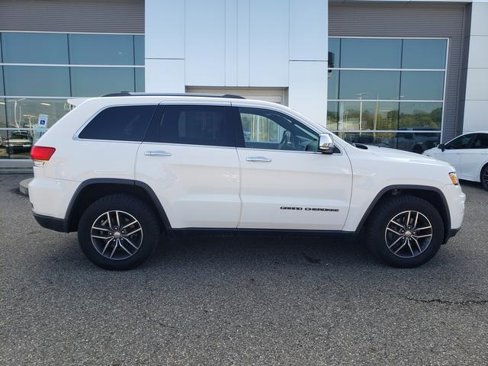 Used 2018 Jeep Grand Cherokee Limited image 10
